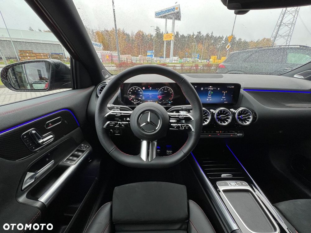 Mercedes-Benz GLA - 14