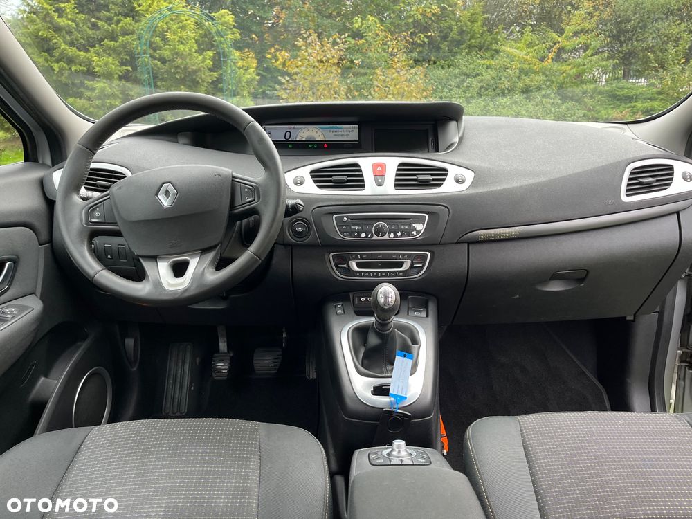 Renault Grand Scenic - 13
