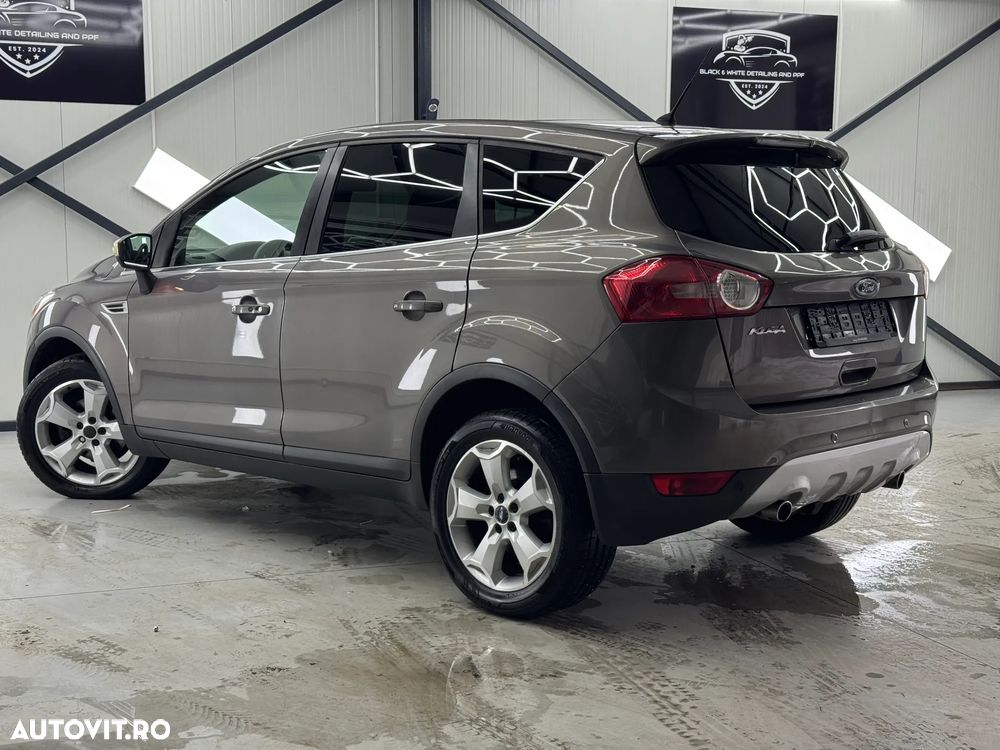 Ford Kuga 2.0 TDCi Powershift 4WD Titanium - 8