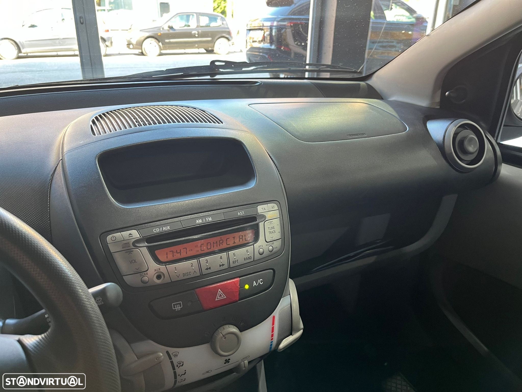 Peugeot 107 1.0 Trendy - 14