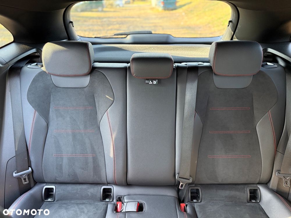 Mercedes-Benz GLA 200 Business Edition - 11