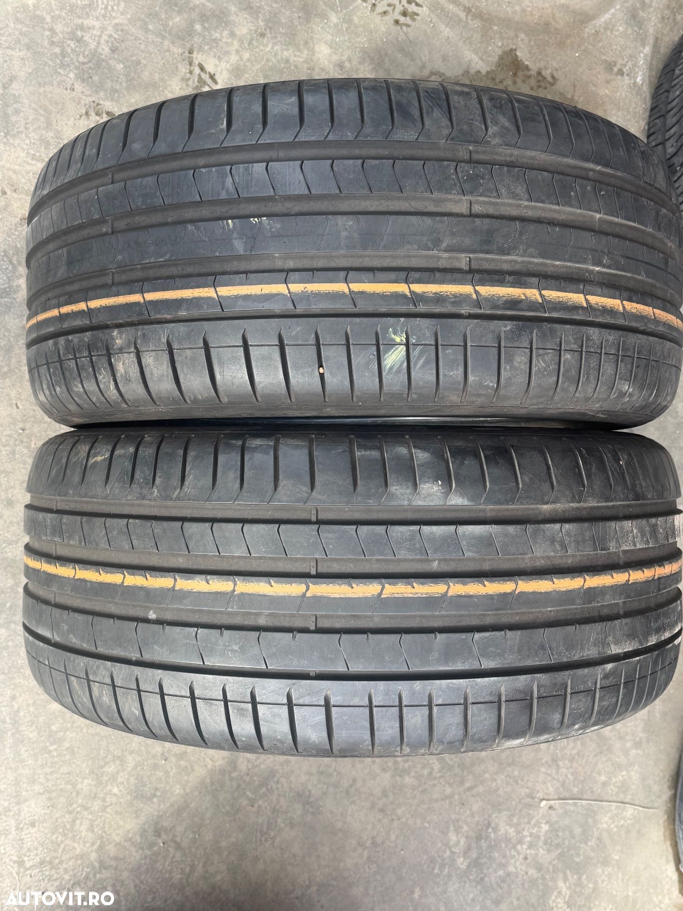 Vând 2 anvelope 275/40/20 Pirelli de vară cu runflat ca noi - 1