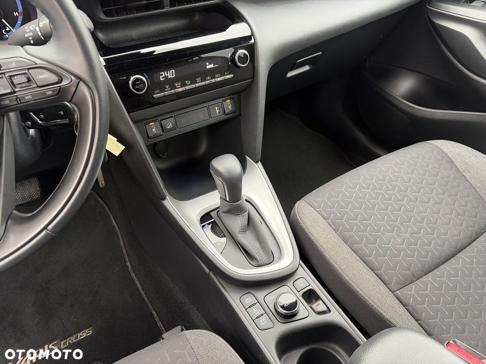 Toyota Yaris Cross - 18