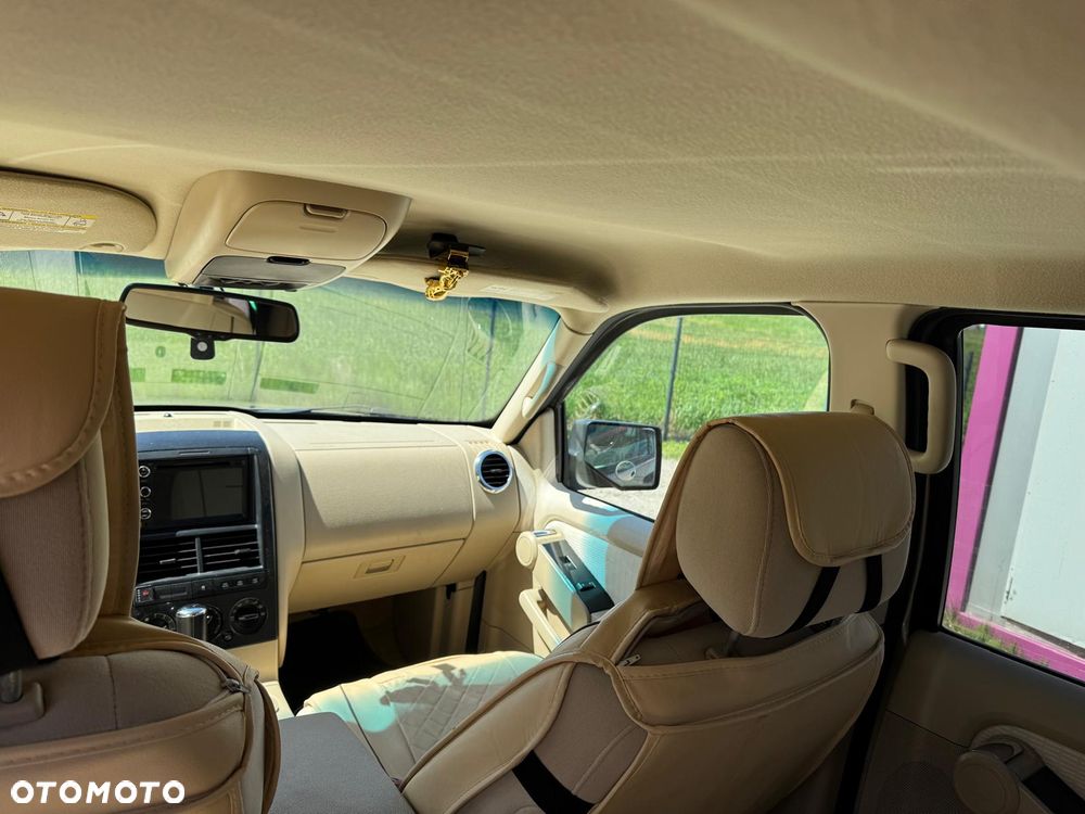 Ford Explorer - 5