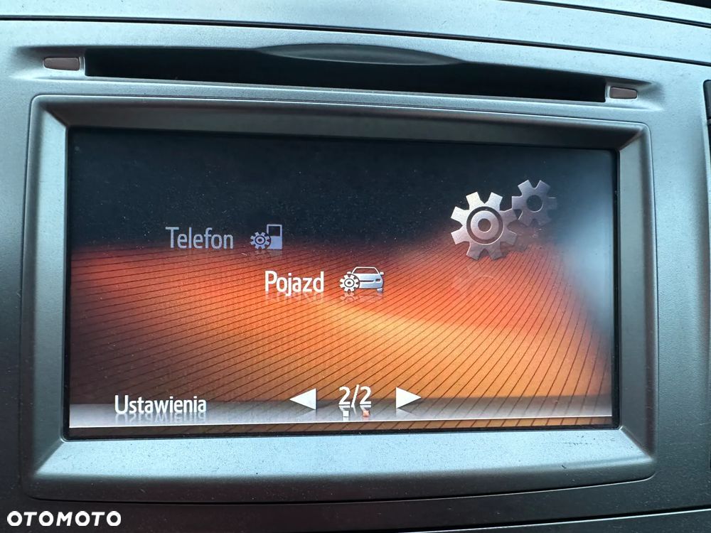 Toyota Avensis Combi 1.8 Executive - 15