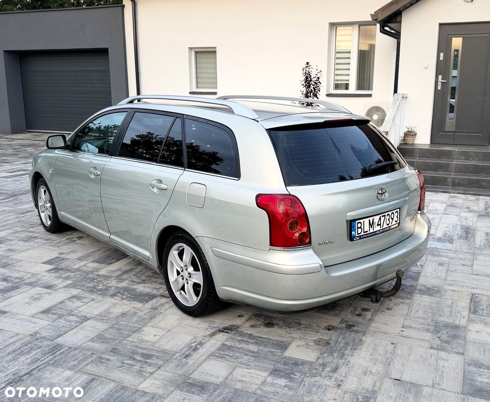 Toyota Avensis 2.0 D-4D Sol - 3