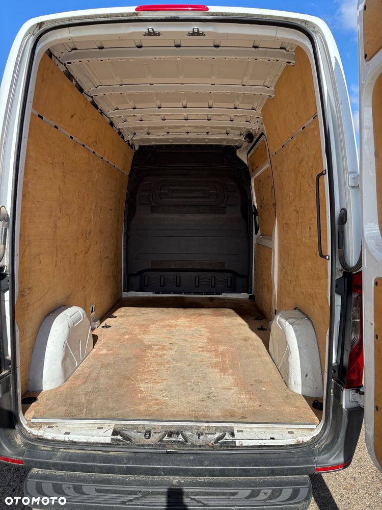 Mercedes-Benz Sprinter - 4