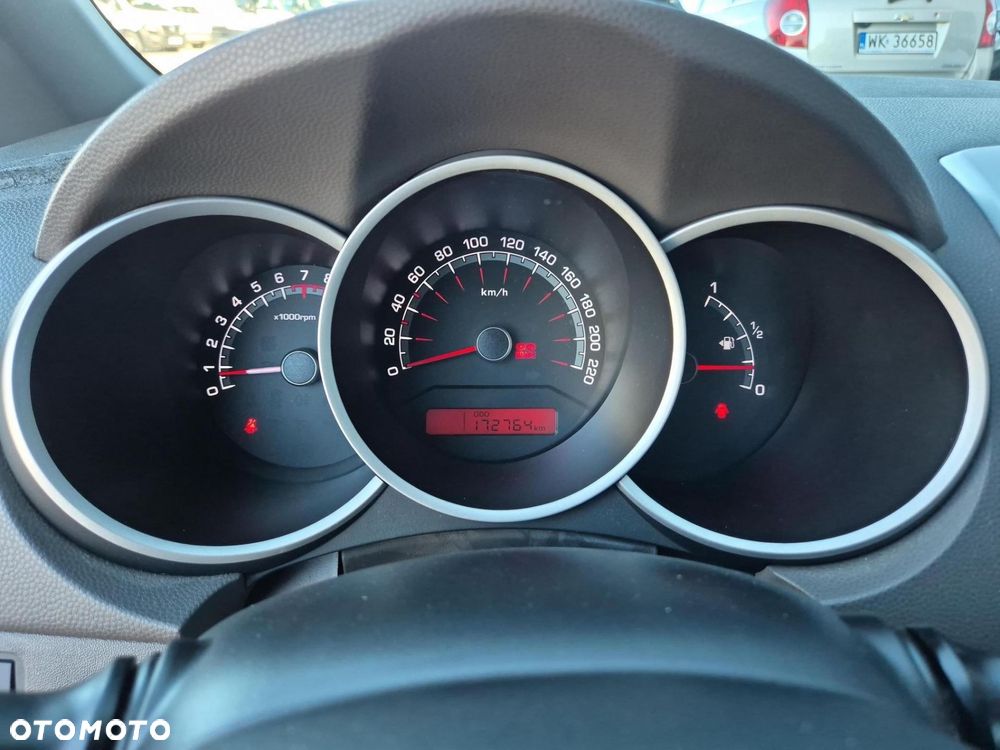 Kia Venga - 14