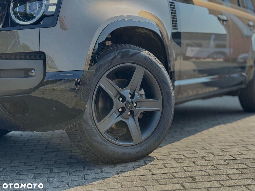 Land Rover Defender - 5