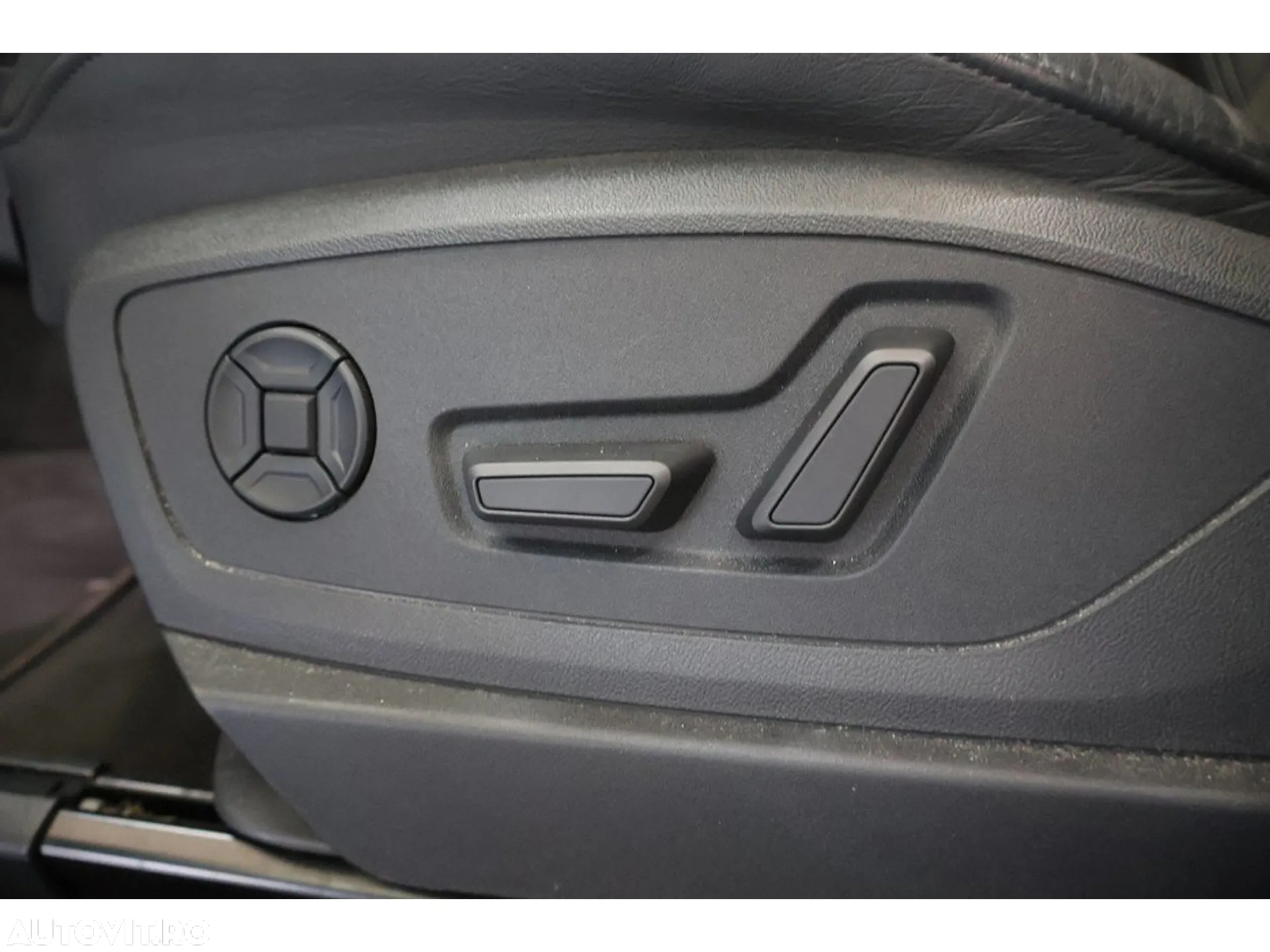 Audi e-tron 50 quattro S-Line - 11