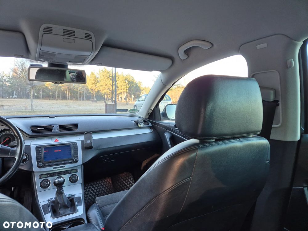 Volkswagen Passat 2.0 TDI DPF Highline - 10