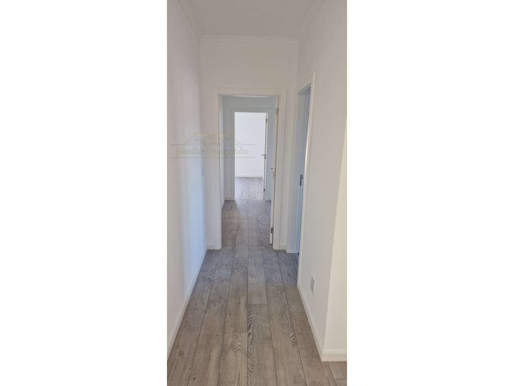 Apartamento T3 com Terraço - Grande imagem: 2/30