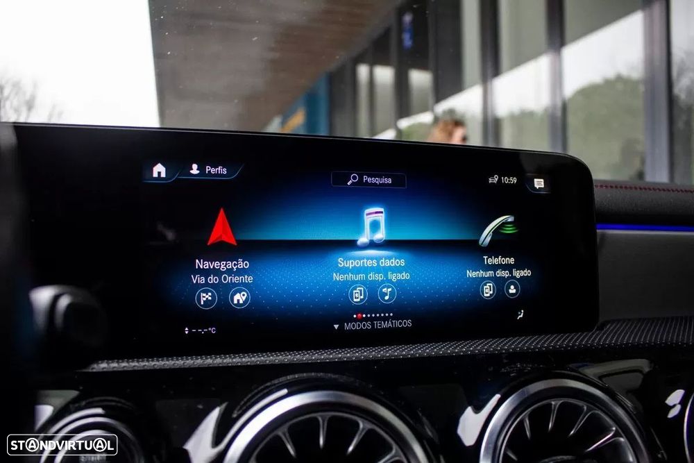 Mercedes-Benz CLA 180 d Shooting Brake AMG Line Aut. - 32