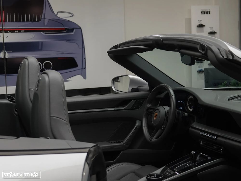 Porsche 911 (992) Carrera PDK - 39