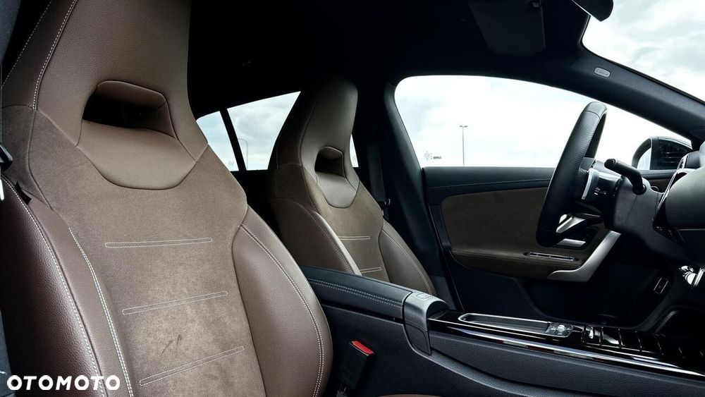 Mercedes-Benz CLA 180 mHEV AMG Line 7G-DCT - 24