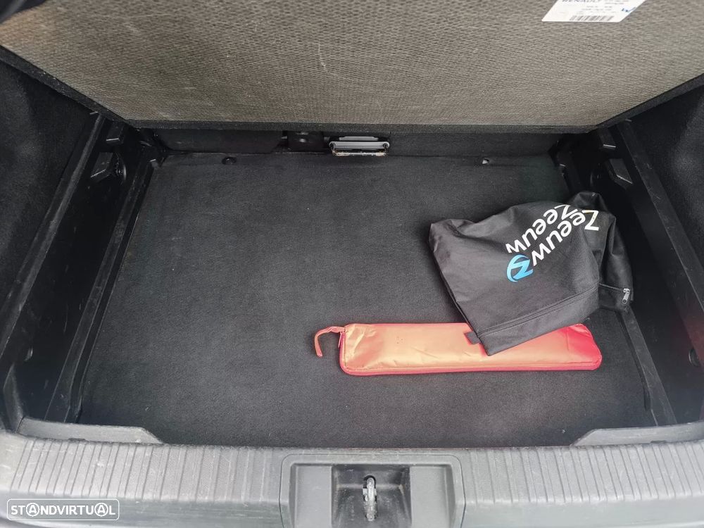 Renault Captur TCe 100 INTENS - 15