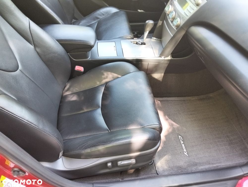 Toyota Camry - 7