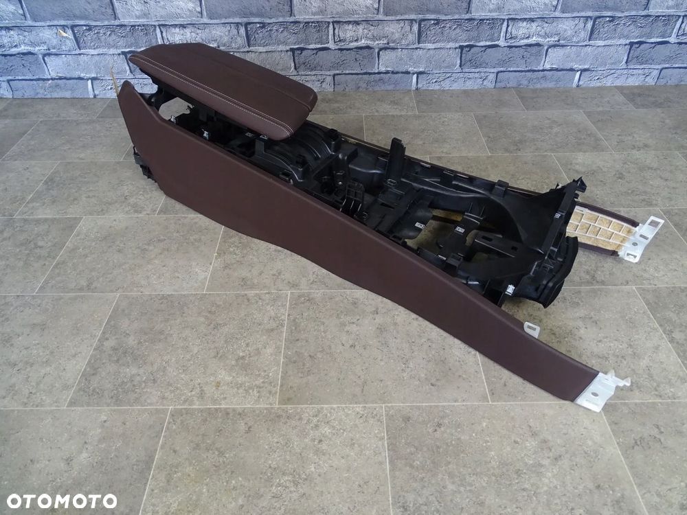 TUNEL ŚRODKOWY BMW 7 G70 PODŁOKIETNIK SKÓRA SKÓRZANY BRĄZOWY NOWY - 3