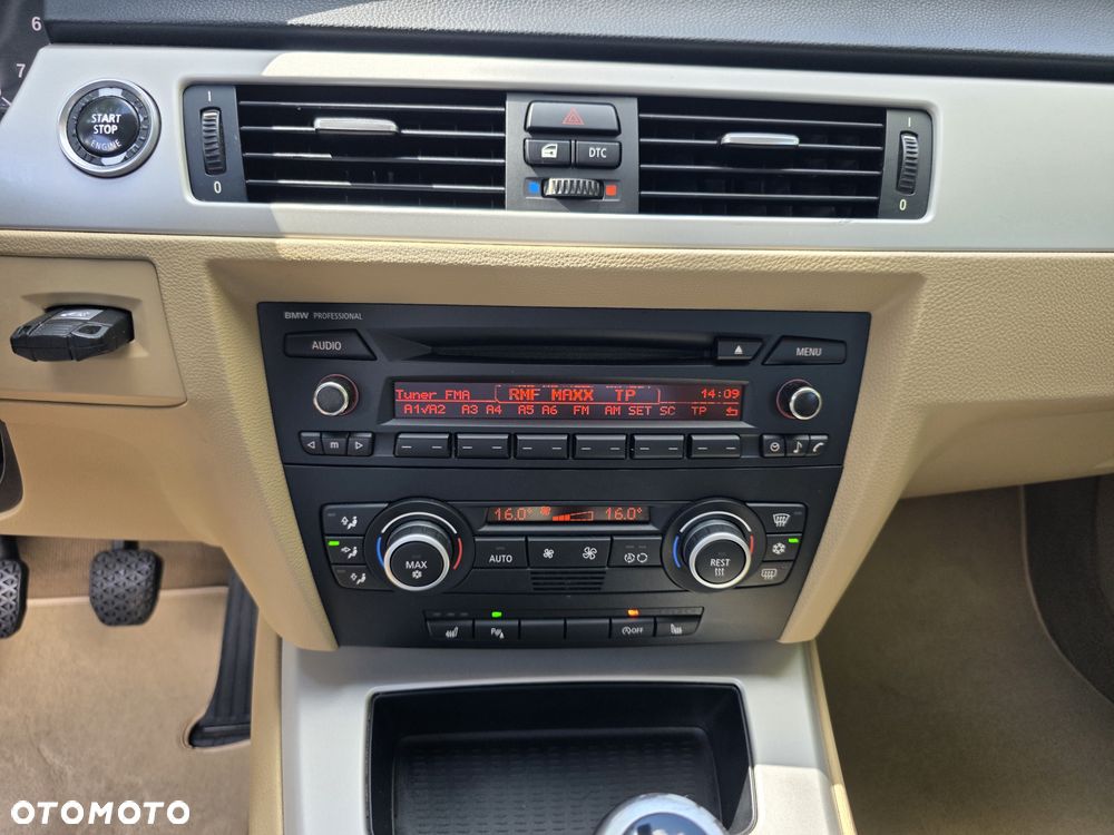 BMW Seria 3 318i - 17
