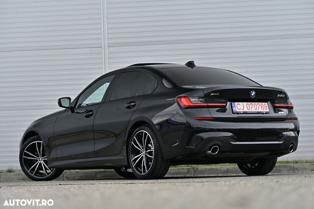 BMW Seria 3 330i xDrive Aut. M Sport - 35