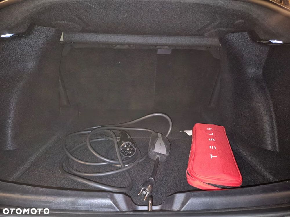 Tesla Model 3 Langstreckenbatterie Allradantrieb Dual Motor Performance - 13