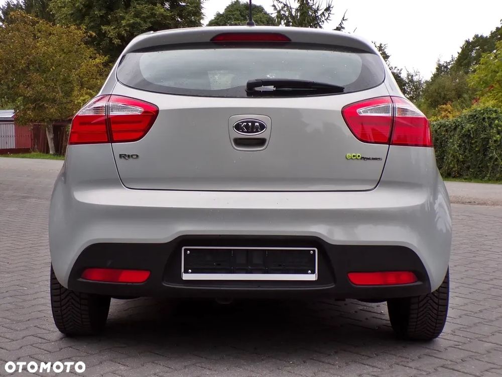 Kia Rio 1.1 CRDI Attract - 10