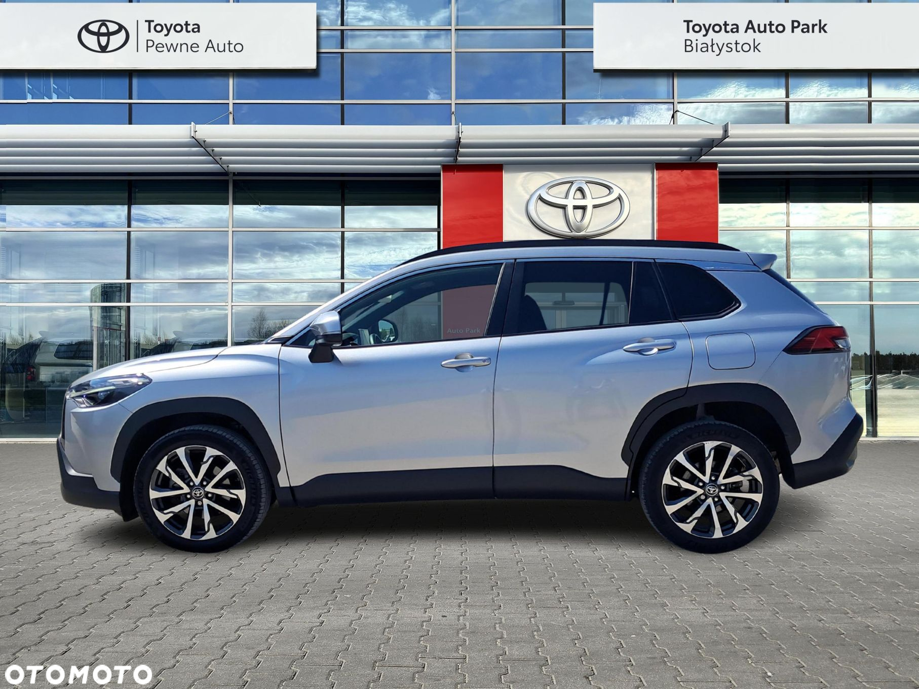 Toyota Corolla Cross 2.0 Hybrid Style AWD - 2