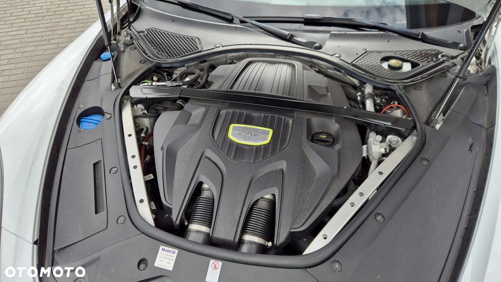 Porsche Panamera 4 E-Hybrid - 21