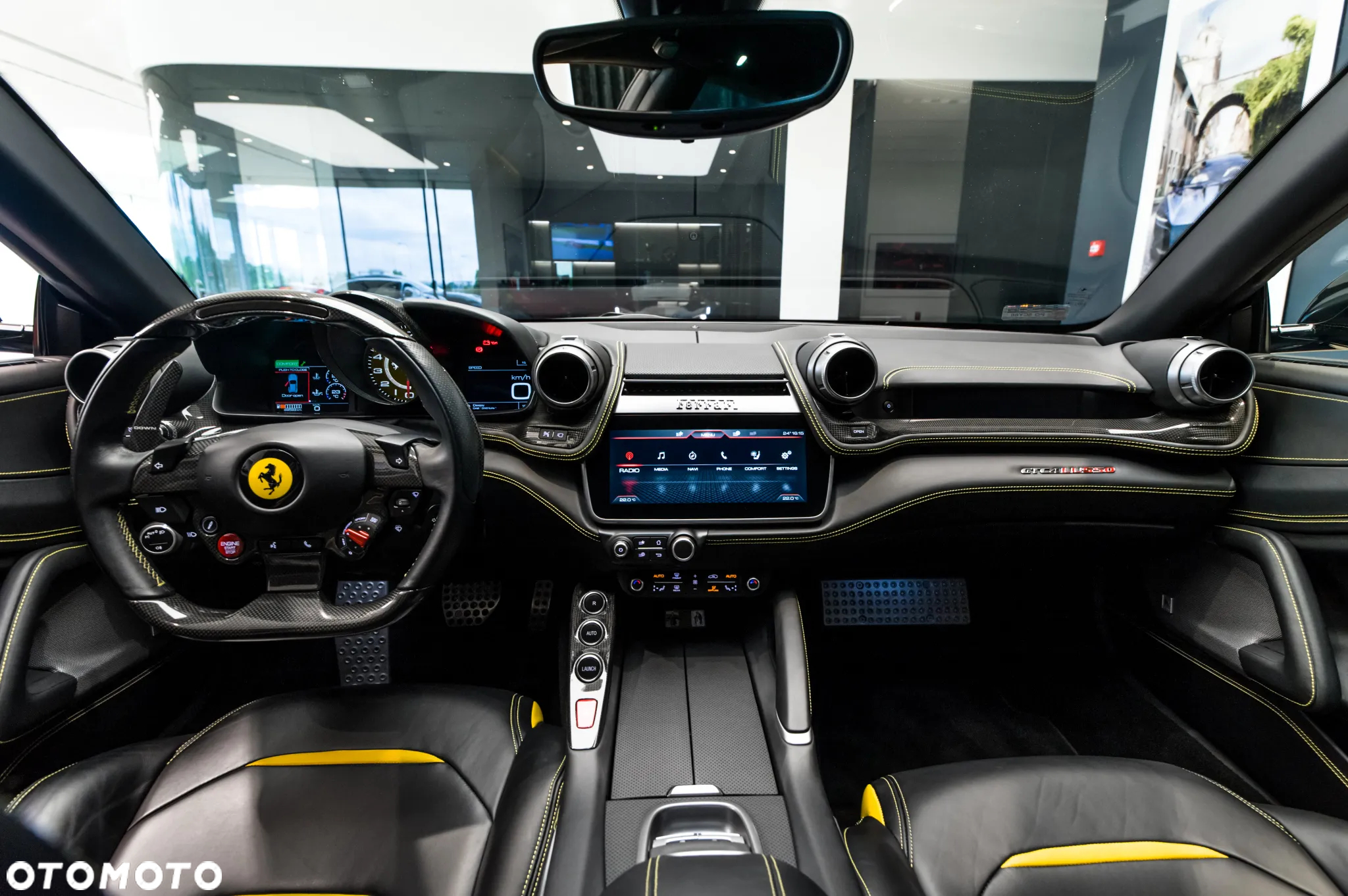 Ferrari GTC4Lusso - 19