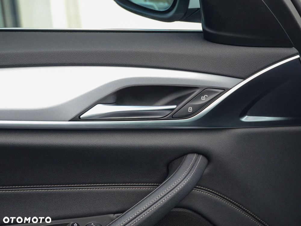 BMW Seria 5 518d mHEV - 20