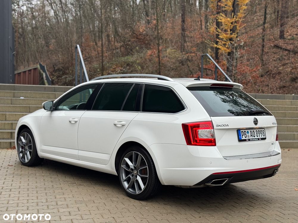 Skoda Octavia 2.0 TDI DSG RS - 17