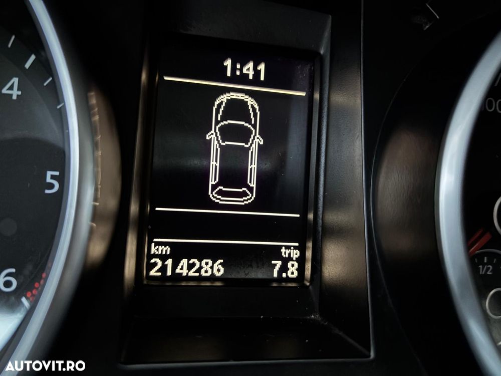 Volkswagen Golf 1.6 TDI DPF Comfortline - 11