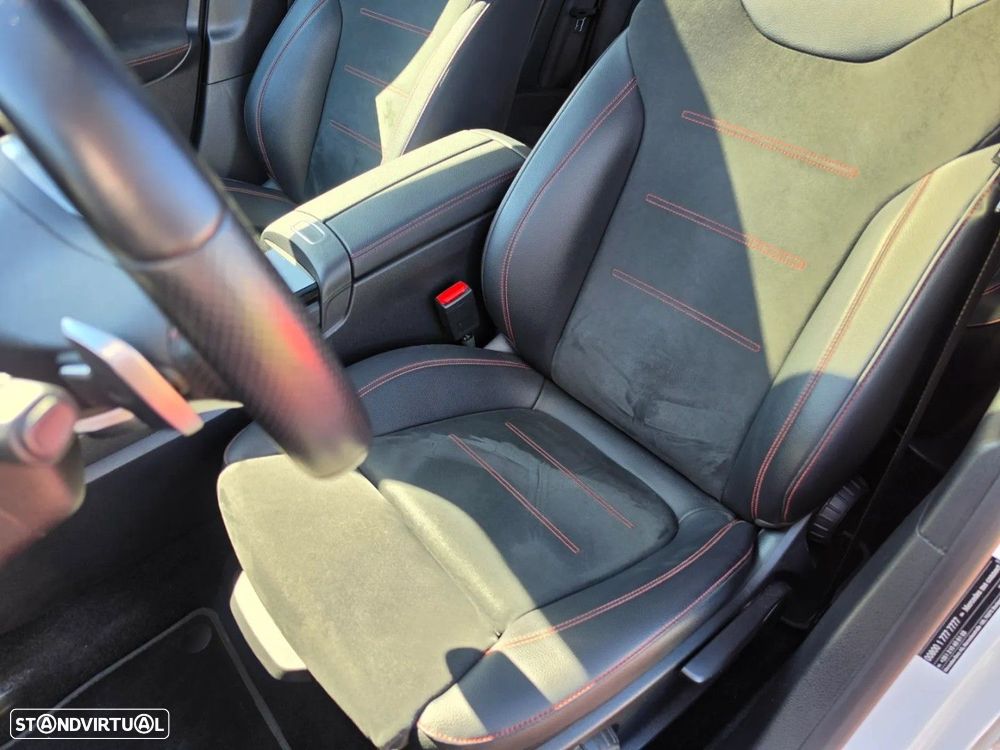 Mercedes-Benz A 250 e 8G-DCT AMG Line - 9