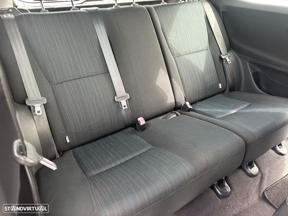 Toyota Auris 1.4 D-4D AC - 18