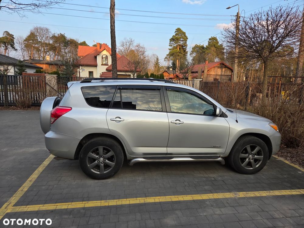 Toyota RAV4 - 13