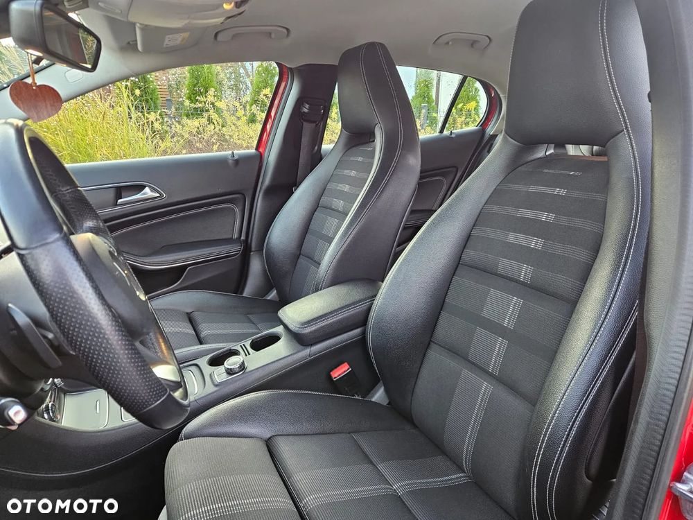 Mercedes-Benz GLA 200 7G-DCT - 8