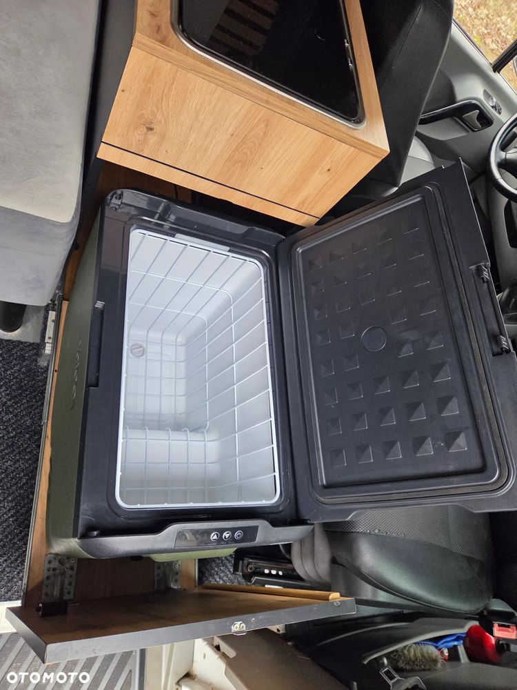 Mercedes-Benz Sprinter - 13