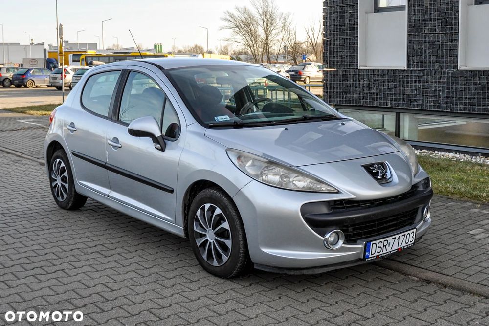 Peugeot 207 - 6