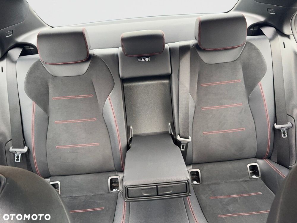 Mercedes-Benz Klasa A 35 AMG 4-Matic 7G-DCT - 23