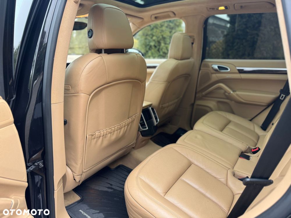 Porsche Cayenne S Diesel Platinum Edition - 15