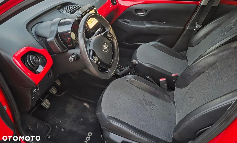 Toyota Aygo x-play touch - 9