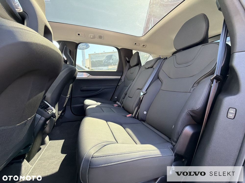 Volvo EX90 - 12