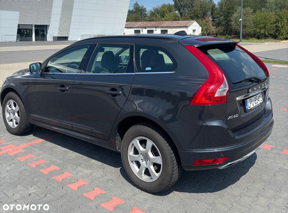 Volvo XC 60 D4 AWD Momentum - 4