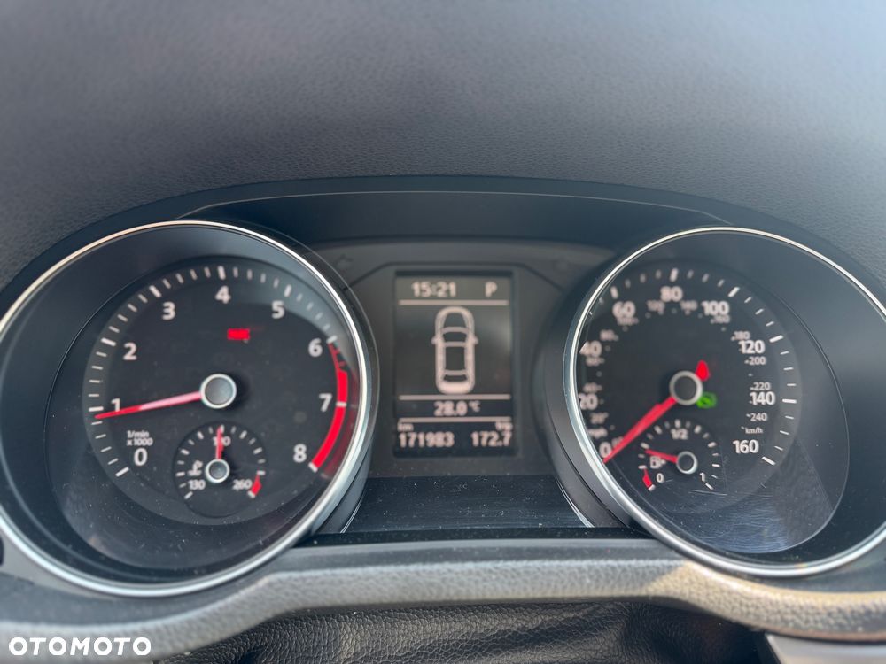 Volkswagen Passat - 11
