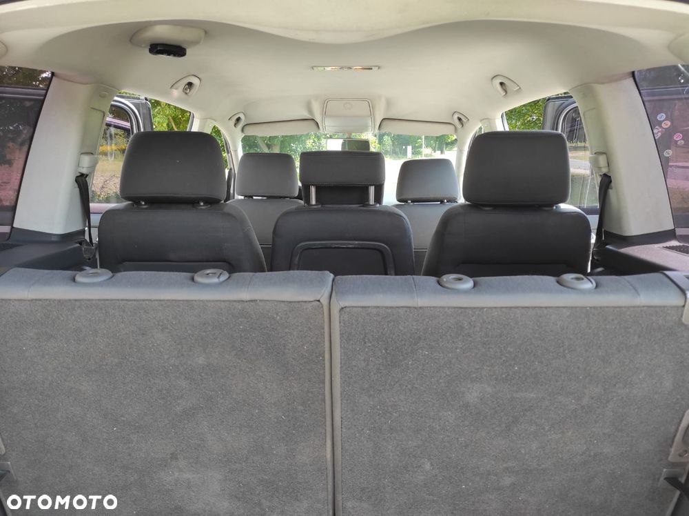 Volkswagen Touran - 7