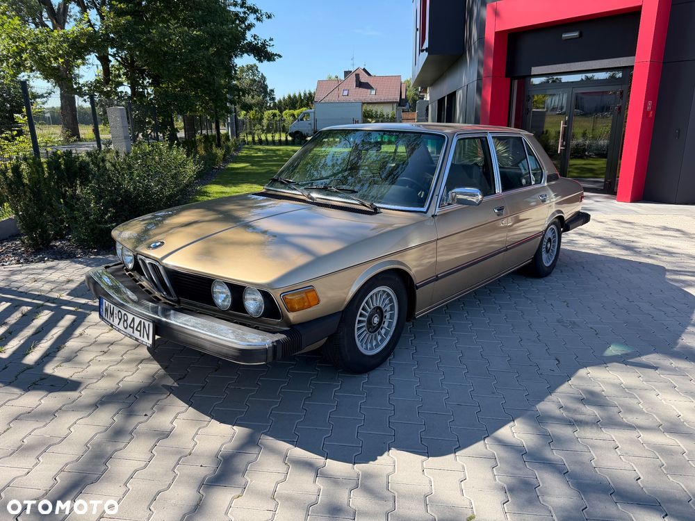 BMW Seria 5 528 i - 12