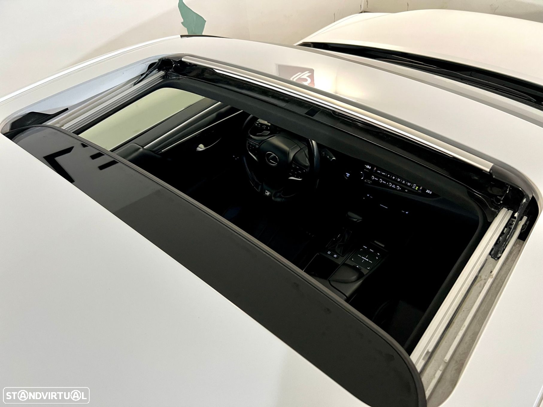Lexus es-300h F Sport+ - 45