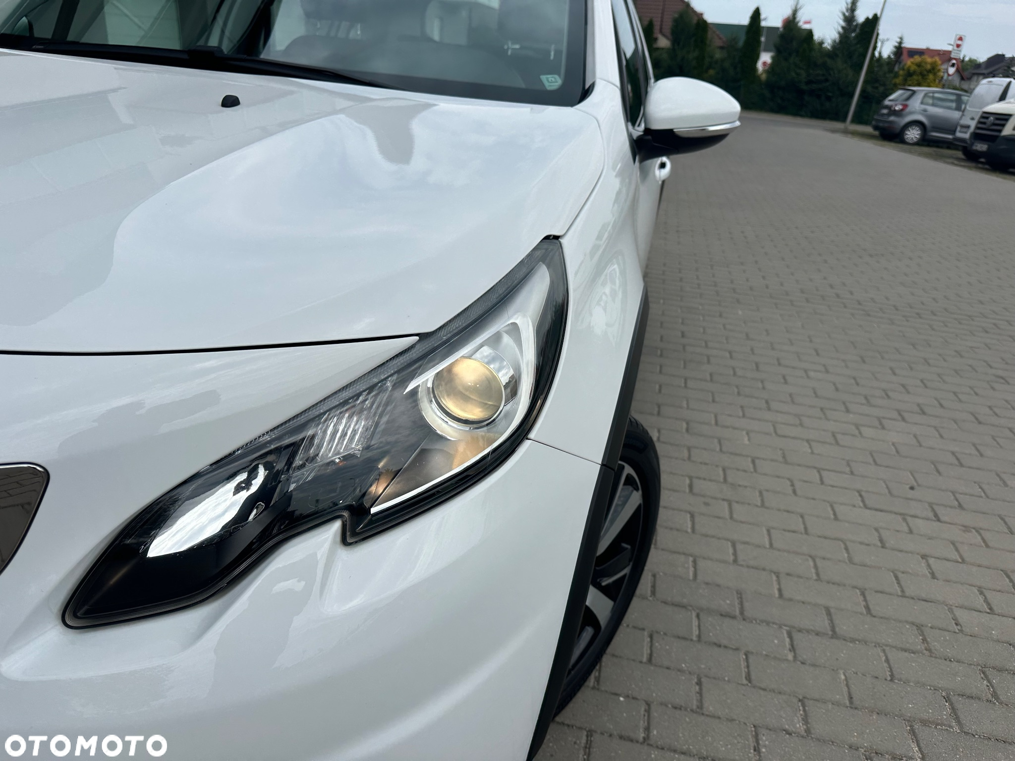 Peugeot 2008 1.6 BlueHDi Allure - 3