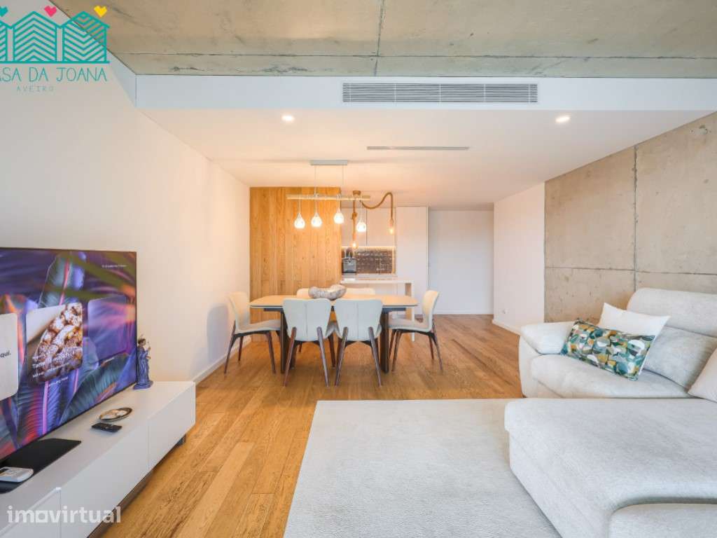 Apartamento T3 com terraço e garagem fechada na Praia da Barra - Grande imagem: 3/39