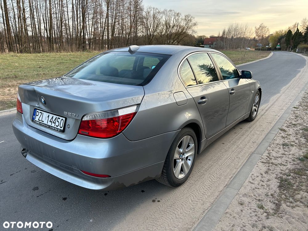 BMW Seria 5 520i - 6